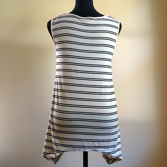 black and white tank top Size Small - Picture 3 of 8